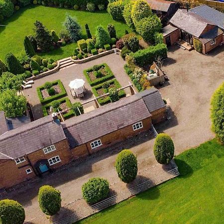 Little Budworth Luxury Barn With Hot Tub, Spa Treatments, Private Dining מראה חיצוני תמונה